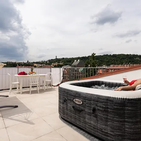 Luxurious Castle شقة